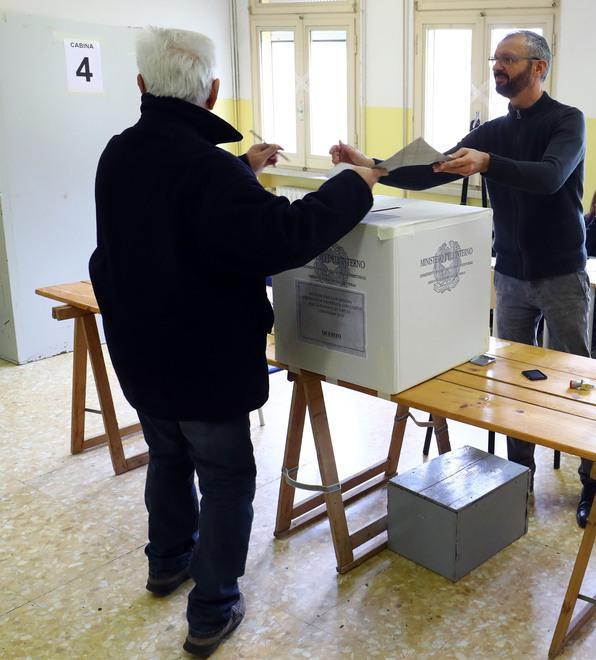 «Il prefetto sciolga il consiglio» Minoranza pronta a dimettersi 