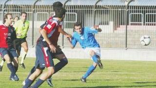 La rete di Vieri che ha dato il primo vantaggio (2-1) ai biancazzurri; in alto D’Oria