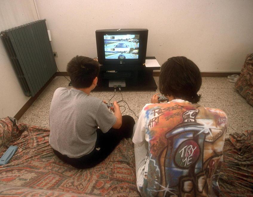 Sta sempre alla playstation: botte alla madre dopo il rimprovero 