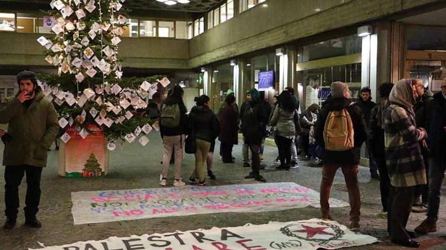 Palestra popolare a Villette, lo sgombero viene sospeso