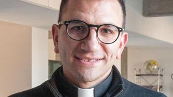 Sassuolo, il medico Alberto Debbi diventa sacerdote a 42 anni 
