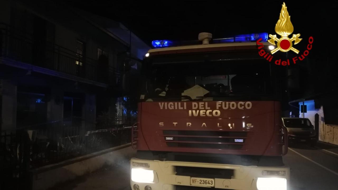 L'intervento dei pompieri in via San Marco, a Montecatini