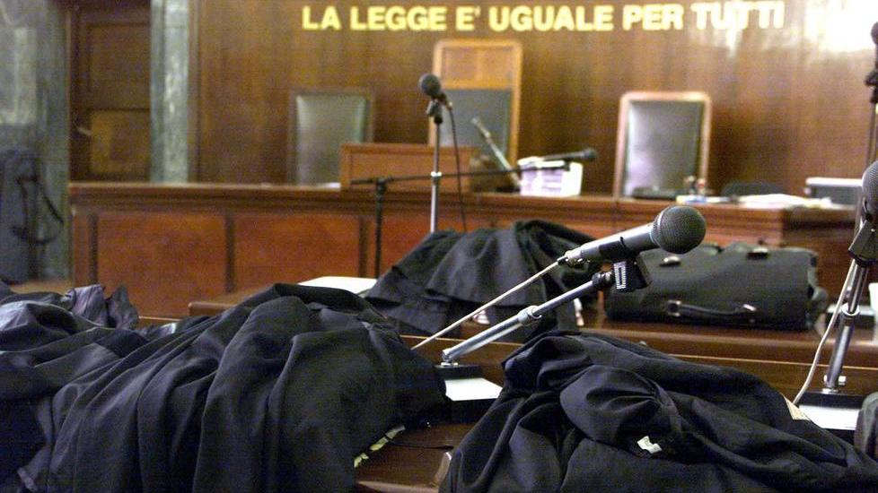 Violenze sui figli adottivi Condannato a nove anni
