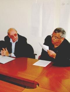 Sopra, Umberto Sarto e Norberto Ricci Accanto, una banca