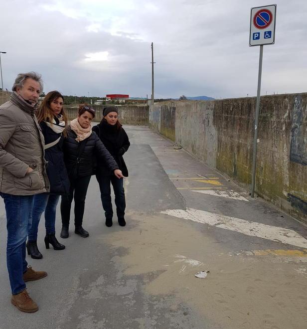 Aree di sosta disabili quasi invisibili nella zona Muraglione 