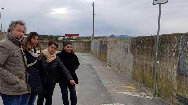 Aree di sosta disabili quasi invisibili nella zona Muraglione