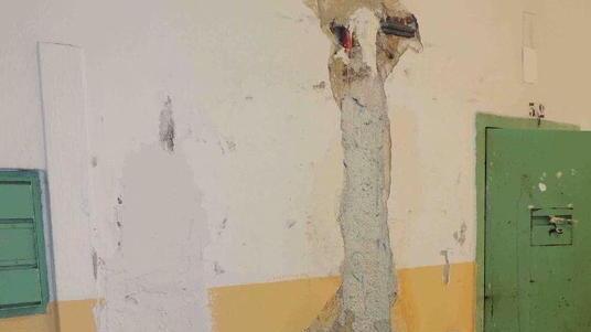 Detenuto si suicida in cella scatta la rivolta al Don Bosco