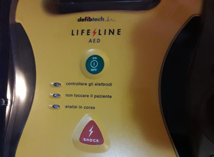 Un defibrillatore donato alla comunità dal Comitato cittadini 