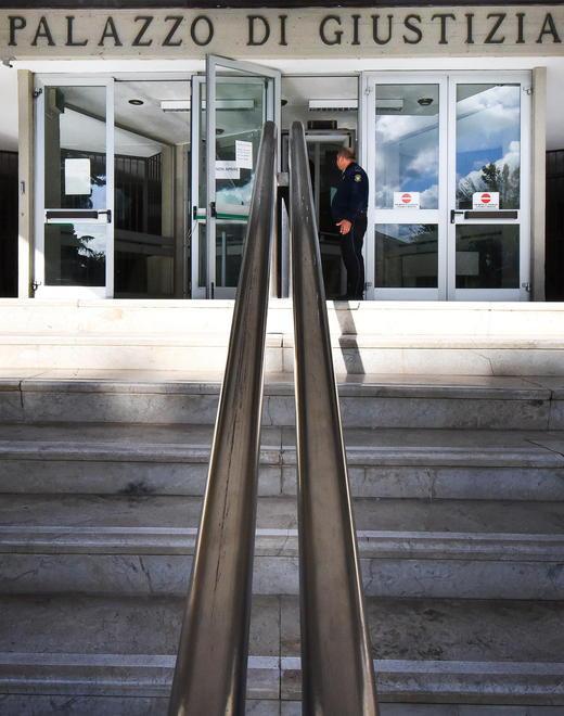 «Ho ancora paura di lui» Processo per estorsione, le parole del testimone