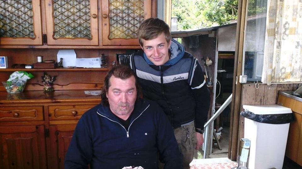 Riccardo Pellegrini insieme al figlio Davide, in una foto pubblicata su Facebook