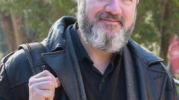 Così Lucarelli indaga il passato segreto del suo commissario