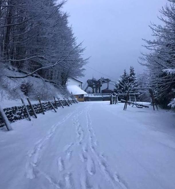 Neve e freddo, sabato aprono le piste da sci della Doganaccia 