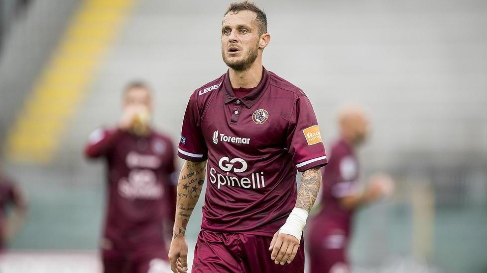 Diamanti vede rosa e gioca con il passato
