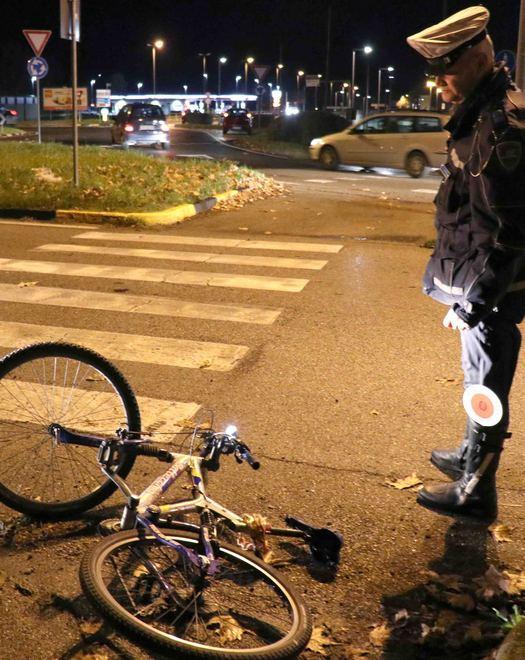 Investito in bici sulle strisce