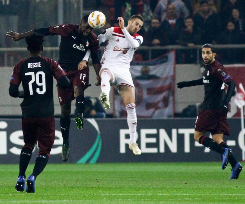 Nella bolgia di Atene il Milan va a picco L’Olympiacos passa 3-1 