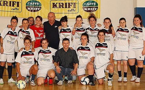 Football Woman tiene il passo