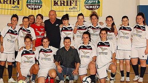Football Woman tiene il passo