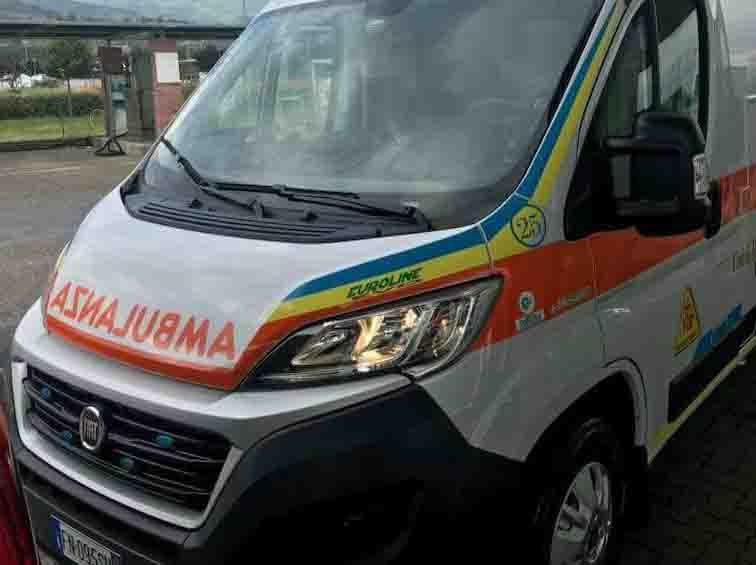 Ultim'ora: muore schiacciato dal trattore