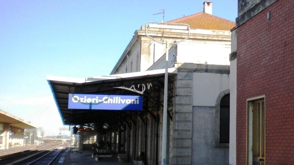 Sull'Olbia-Cagliari pretende di scendere a Bonorva e blocca il treno: denunciato
