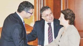 Ciumei col sindaco Noel Formosa e il ministro maltese Giovanna Debono