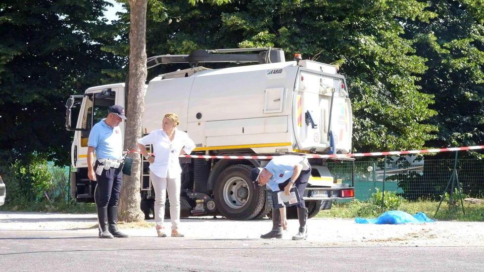 Pistoia, uccisa dalla spazzatrice: la conducente chiede di patteggiare
