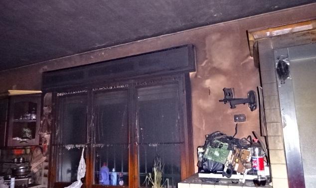 Incendio rovina la casa e uccide otto cani Scatta la raccolta fondi