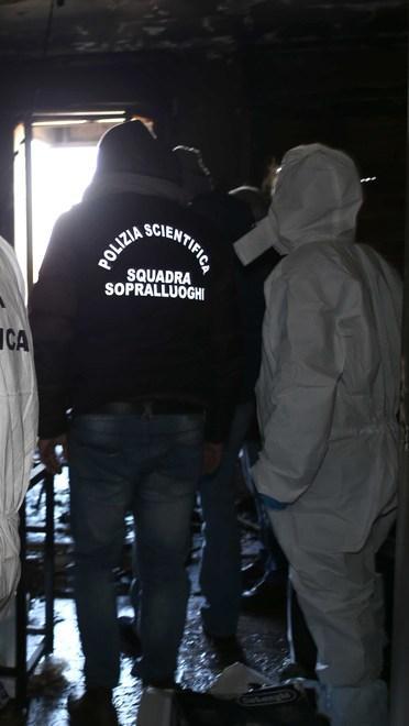 Ancora una notte di fuoco in via Turri Brucia abitazione sfitta al numero 35 
