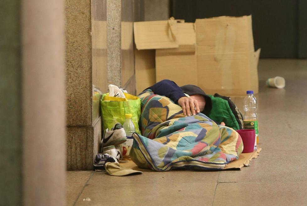 Ferrara, una coperta in auto per i senzatetto 