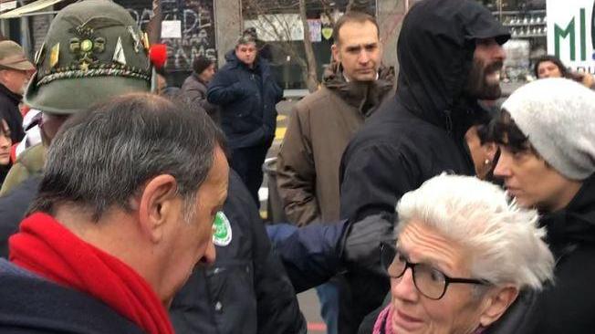 Milano, Sala contestato da antagonisti