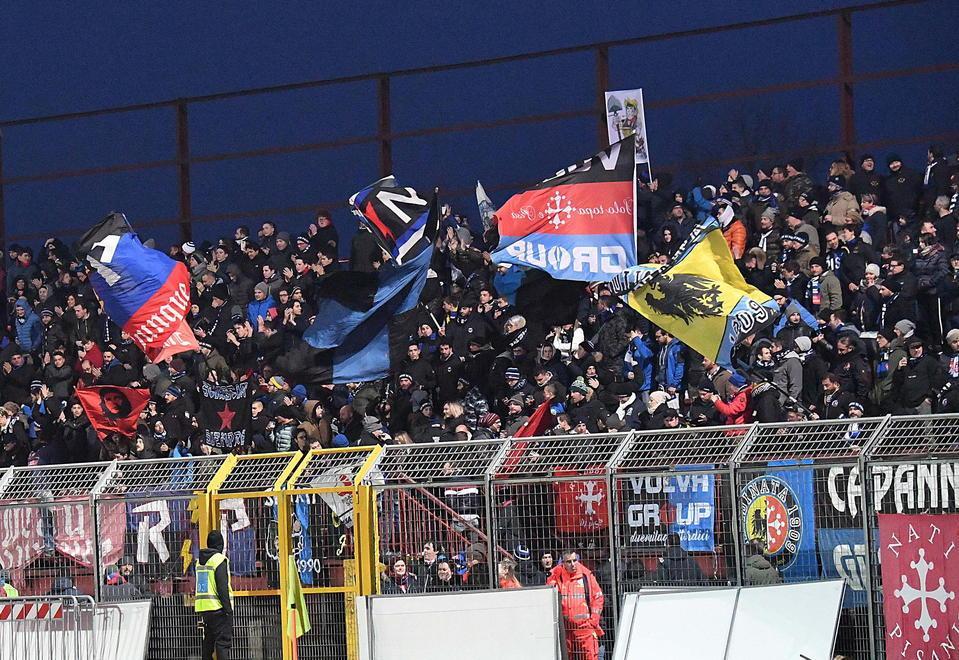 Prevendita freddina ma il cuore caldo del tifo è pronto a incendiare il derby 