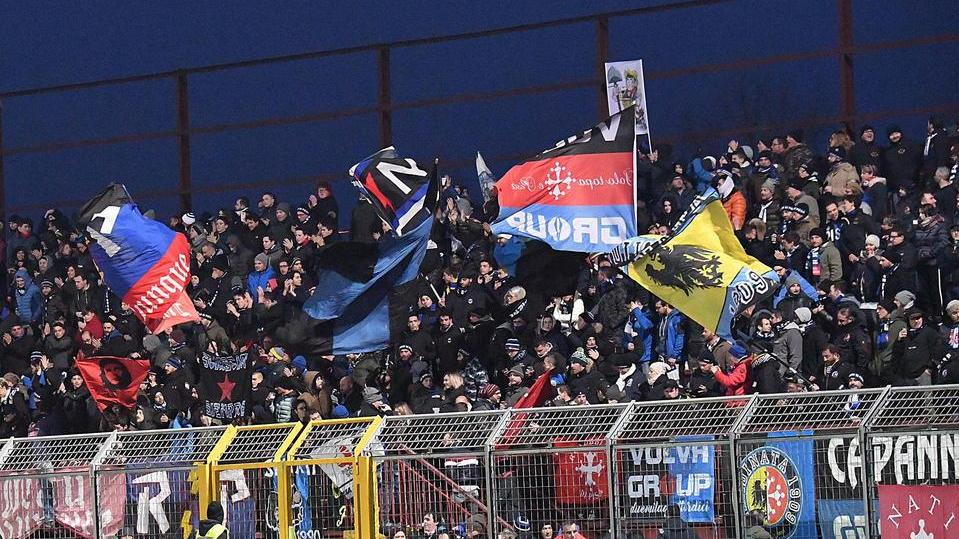 Prevendita freddina ma il cuore caldo del tifo è pronto a incendiare il derby