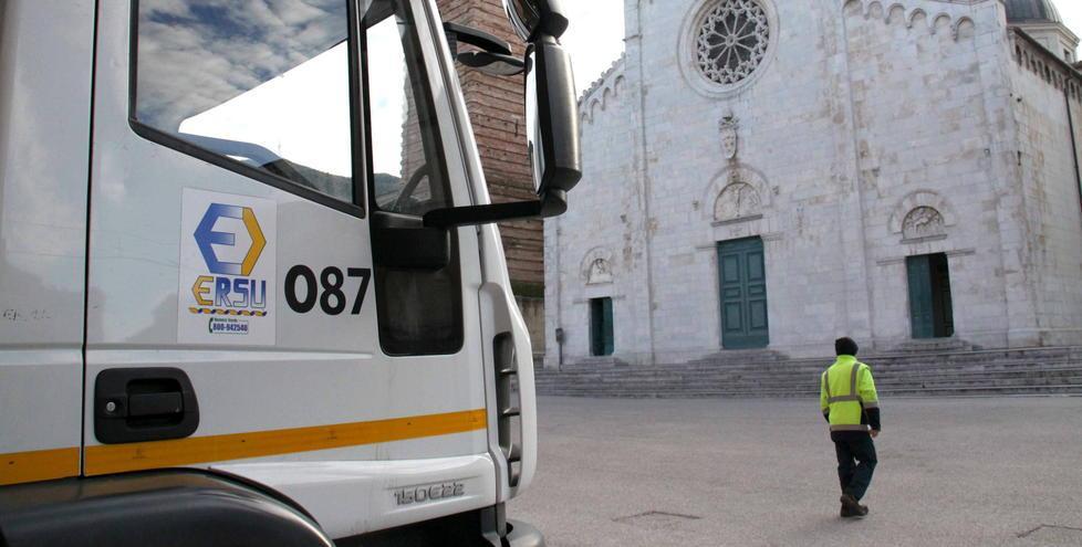 Il sindaco: niente raccolta rifiuti nei giorni di Natale e Capodanno 