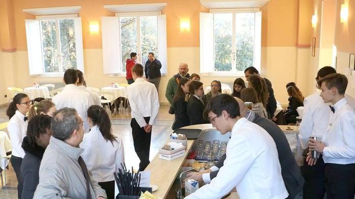 A pranzo nel castello serviti dagli studenti dell’alberghiero