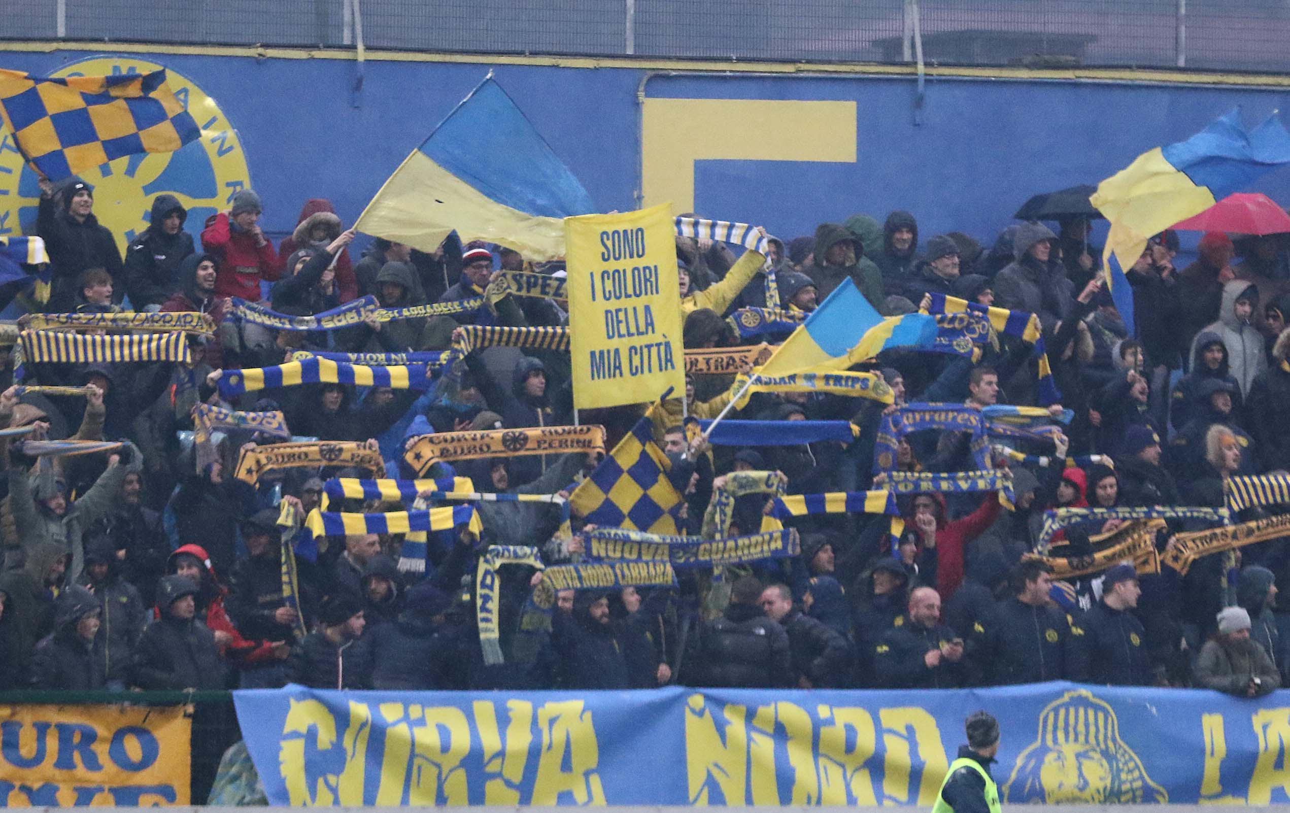 Il pubblico in gradinata contro il Siena