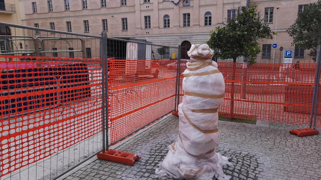 In piazza Fiume si scopre la statua di Enrico Costa 