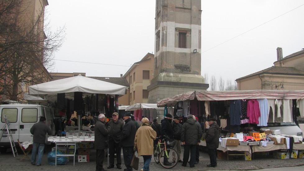Campanile ok Torna in piazza il mercato di Renazzo