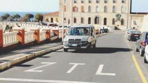L’inizio della Ztl in viale del Popolo