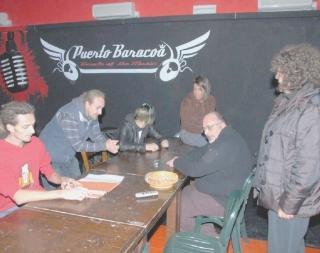 <strong>RABBIA </strong>In alto lo staff del Baracoa A fianco Skin e sotto Roy Paci: due concerti annullati