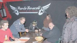 <strong>RABBIA </strong>In alto lo staff del Baracoa A fianco Skin e sotto Roy Paci: due concerti annullati