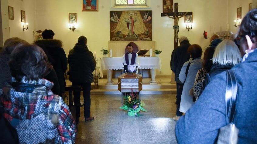 Un momento del funerale