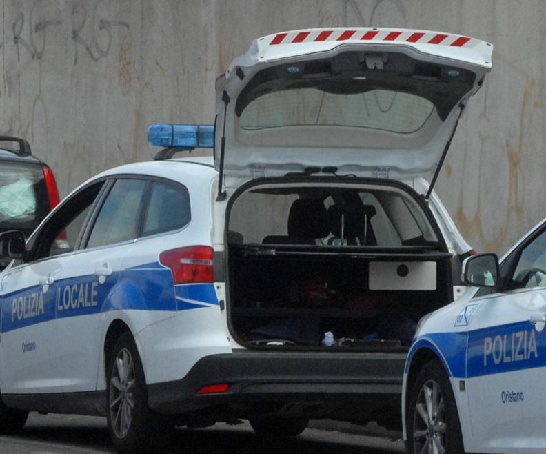 Sull'episodio indaga la polizia locale