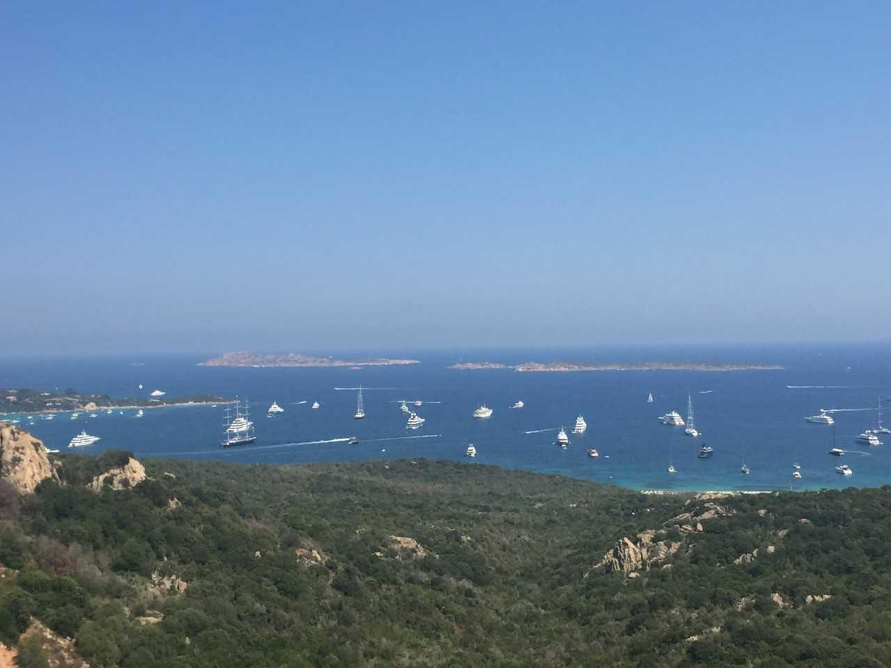 Aerotaxi in Costa Smeralda: 54 compagnie straniere evasori fiscali