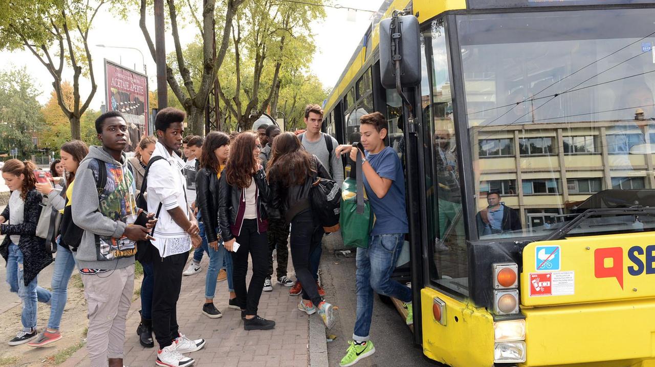 Studenti su un bus Seta
