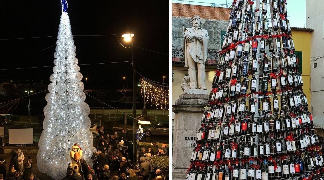 A sinistra l'albero di palstica riciclata di Castiglione della Pescaia, a destra l'albero di bottiglie di Morellino di Scansano nel centro del paese