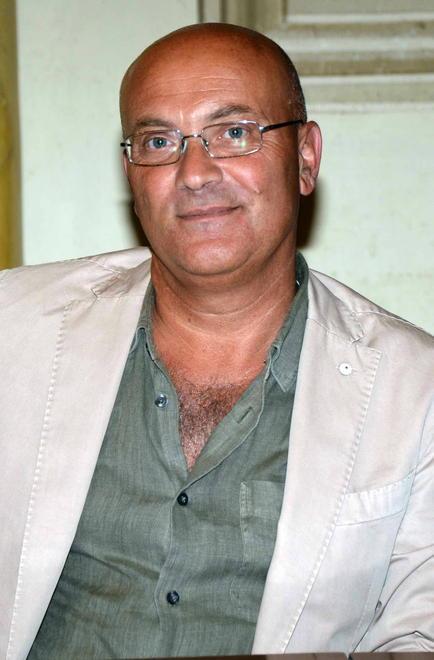 Aree demaniali, il Comune si offre di pagare al posto dei cittadini 