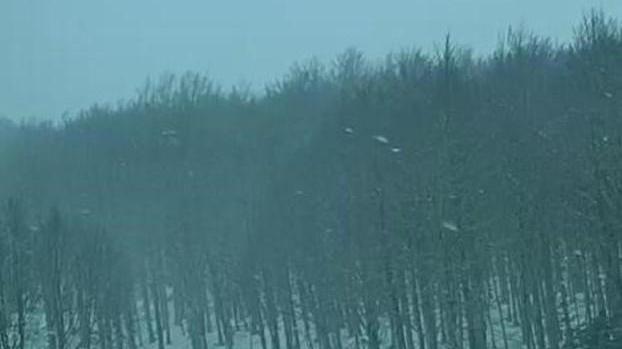 La neve va e viene, ma nel weekend si apre la stagione
