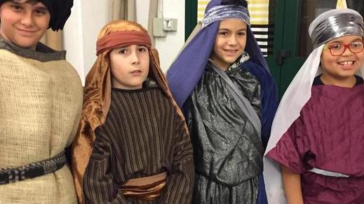 Anche pecore e asinello nel presepe vivente Si prepara l’allestimento