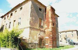 L’attuale stato dei Casoni di Vada sulla via Aurelia