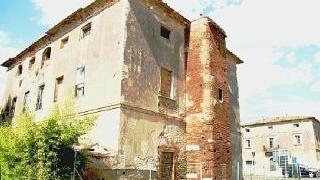 L’attuale stato dei Casoni di Vada sulla via Aurelia