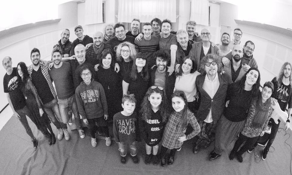 “Friend for friends”, la super band che celebra musica e amicizia 